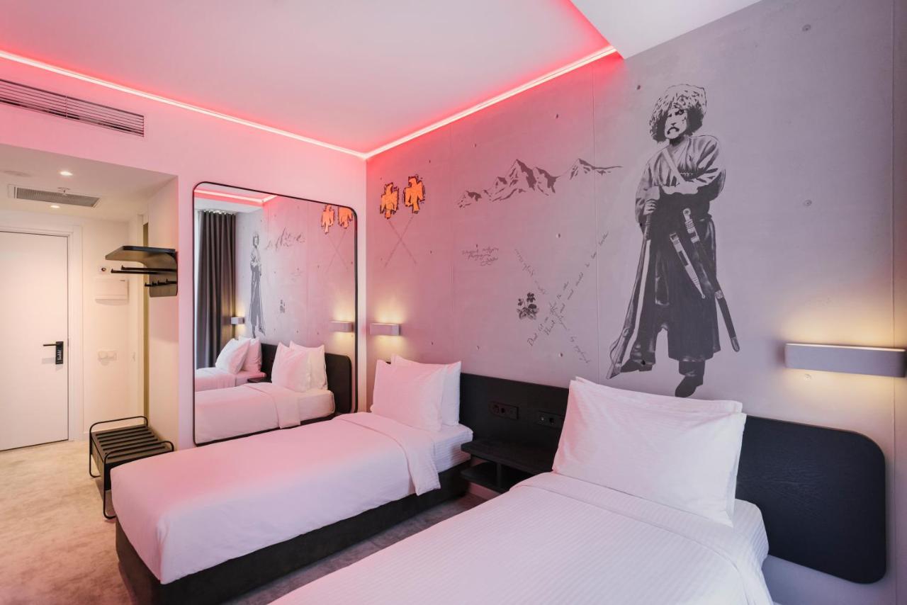 Golden Tulip Design Tbilisi Hotell Exteriör bild