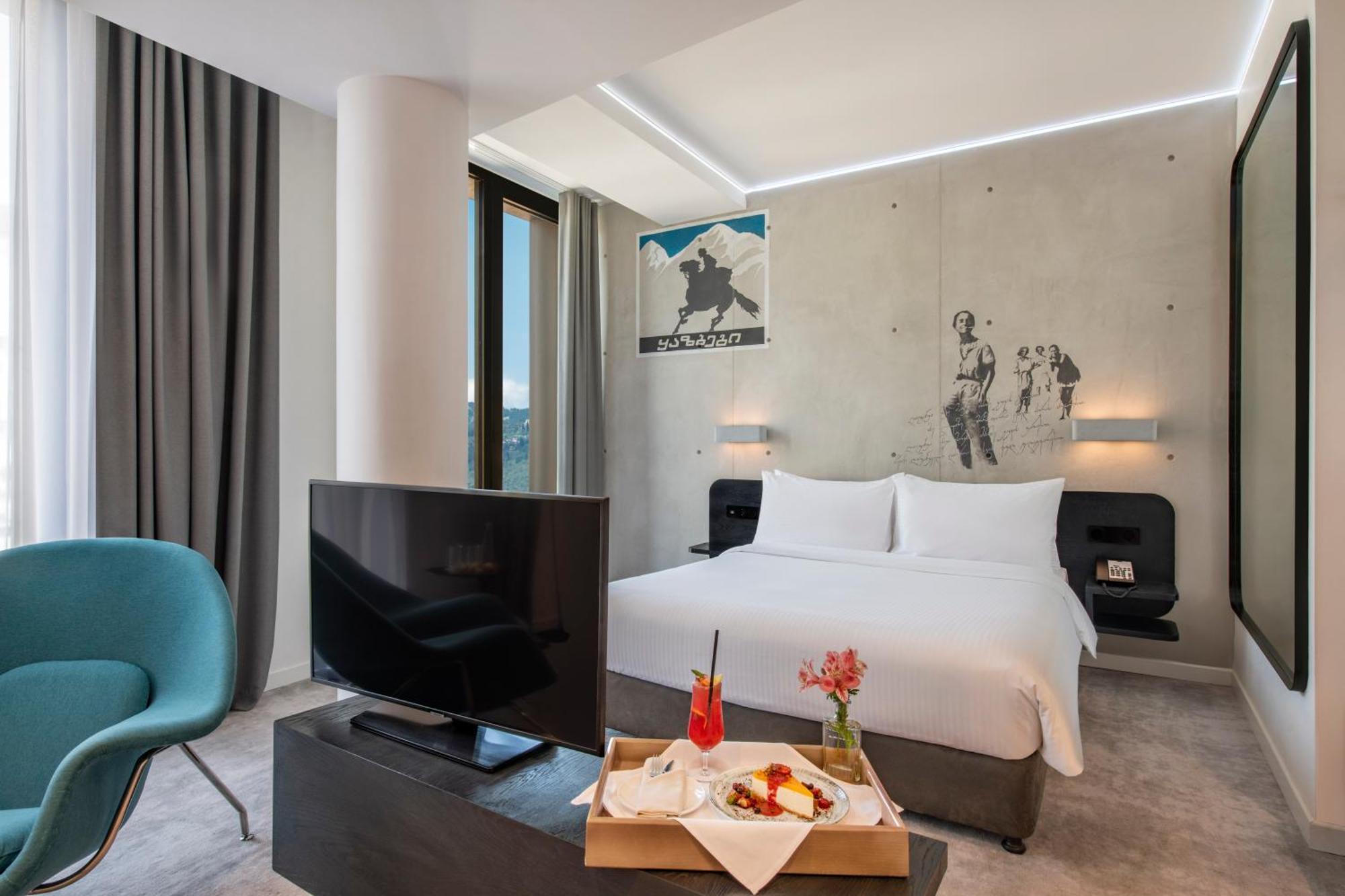 Golden Tulip Design Tbilisi Hotell Exteriör bild