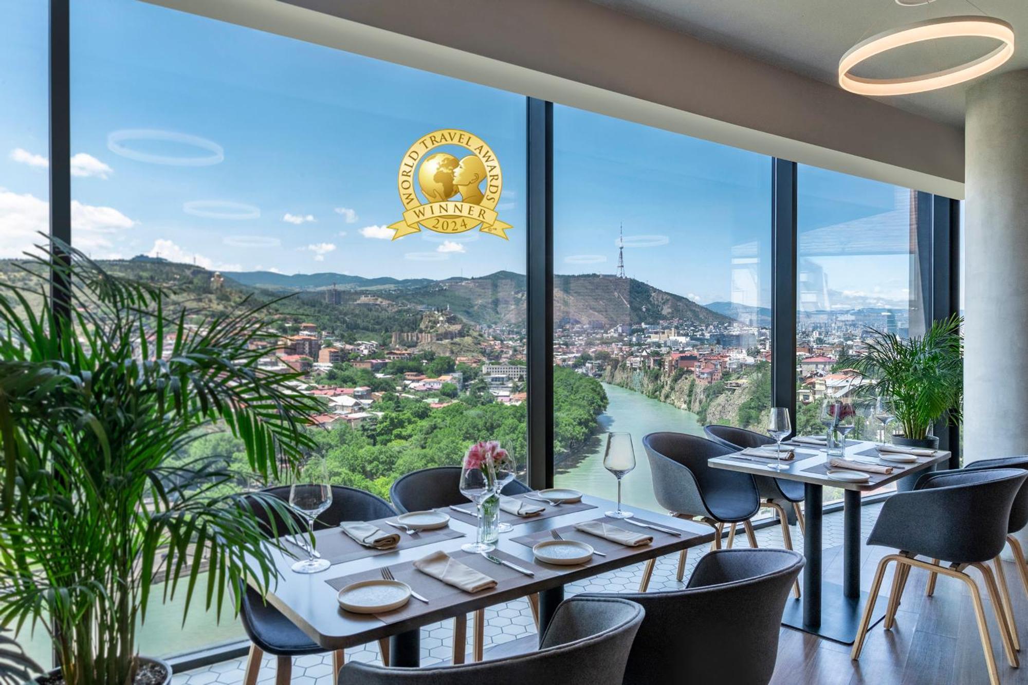 Golden Tulip Design Tbilisi Hotell Exteriör bild